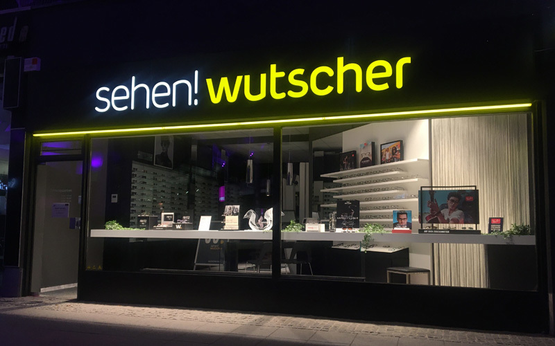 sehen!wutscher Leuchtschild Schaufenster