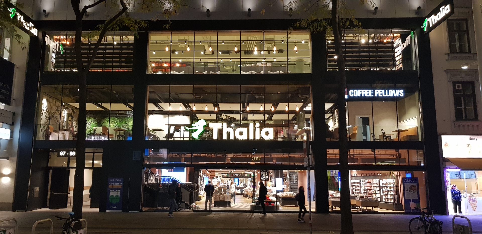 THALIA Lichtwerbung für einen professionellen Außenauftritt