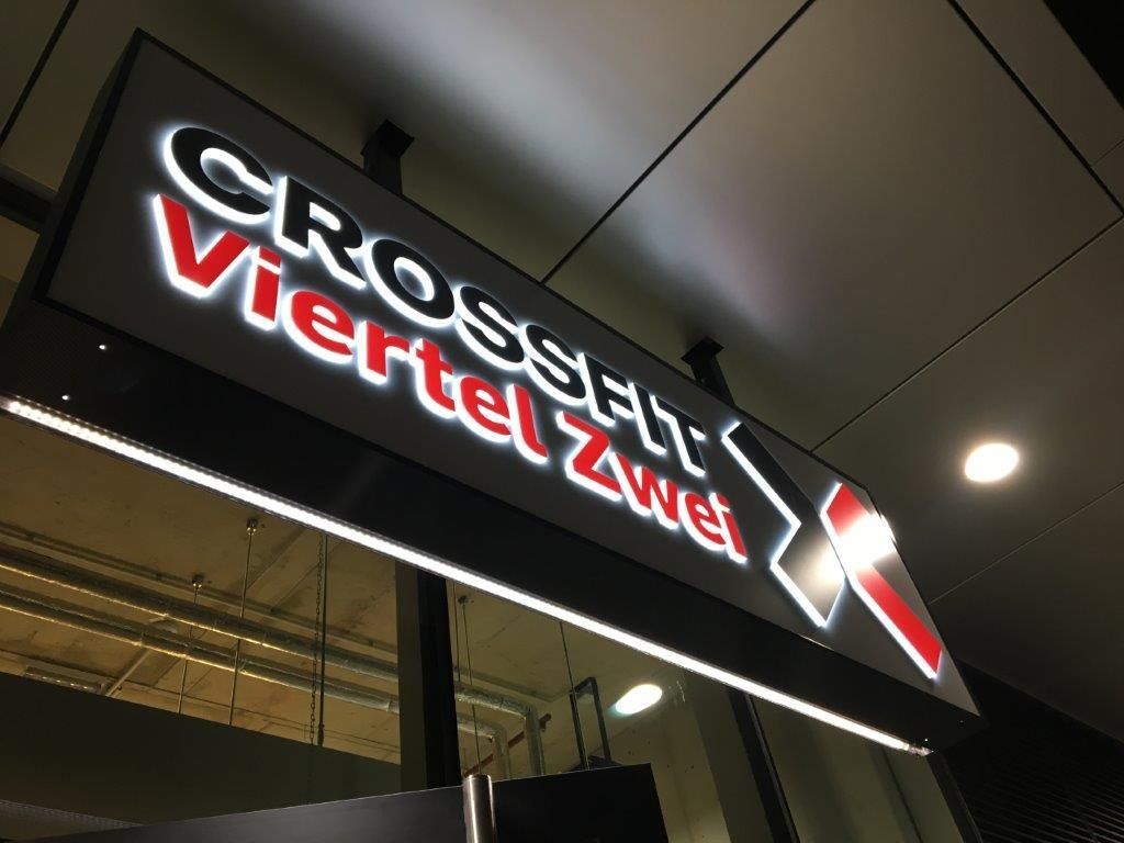 CrossFit Viertel Zwei Leuchtschild