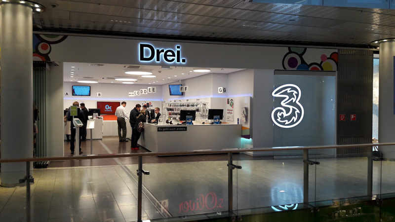 Superflache Buchstaben Drei – Shop-Beschriftung