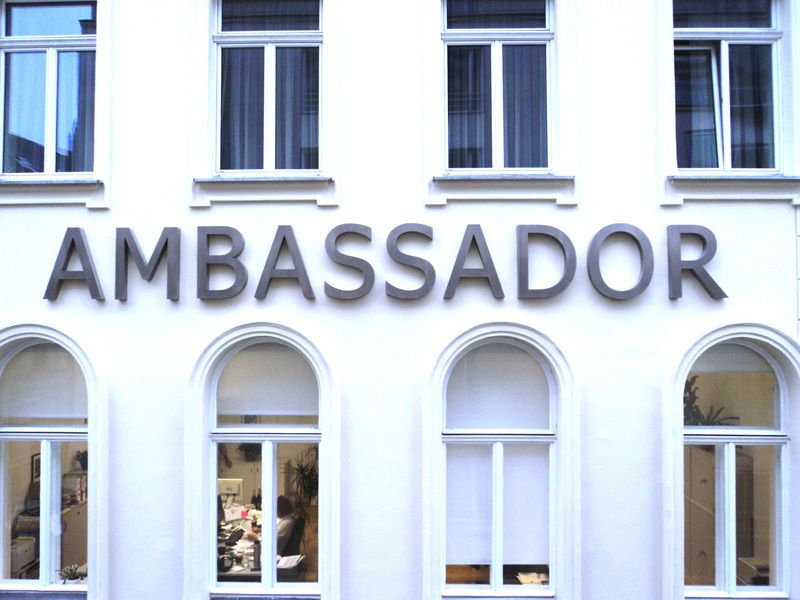 AMBASSADOR unbeleuchtete Edelstahlbuchstaben
