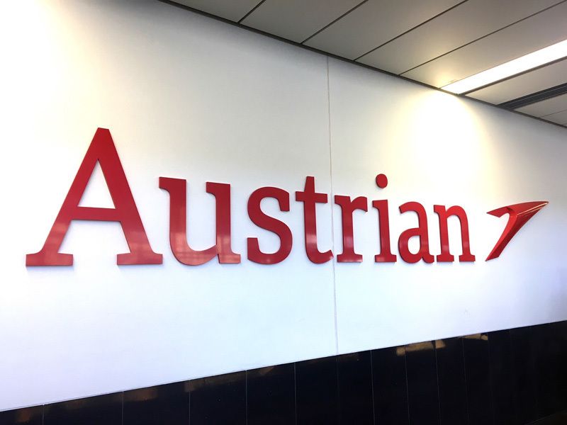 Austrian Airlines unbeleuchtete Acrylglasschrift