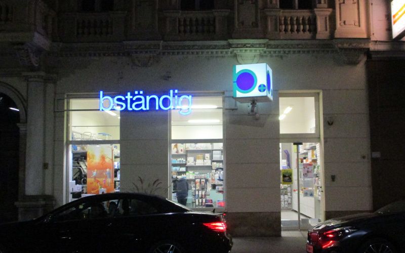 bständig Einzelbuchstaben mit Acrylwürfel