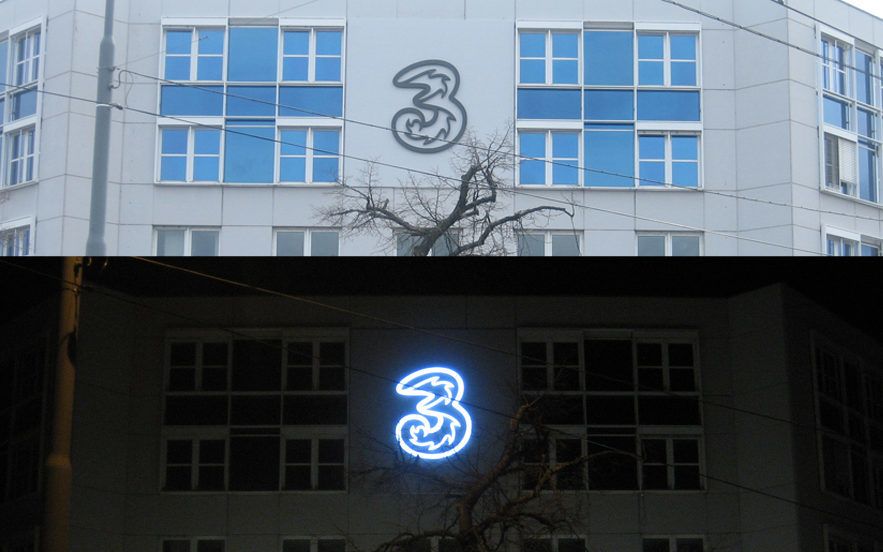 Drei Logo Tag Nacht Wirkung black & white