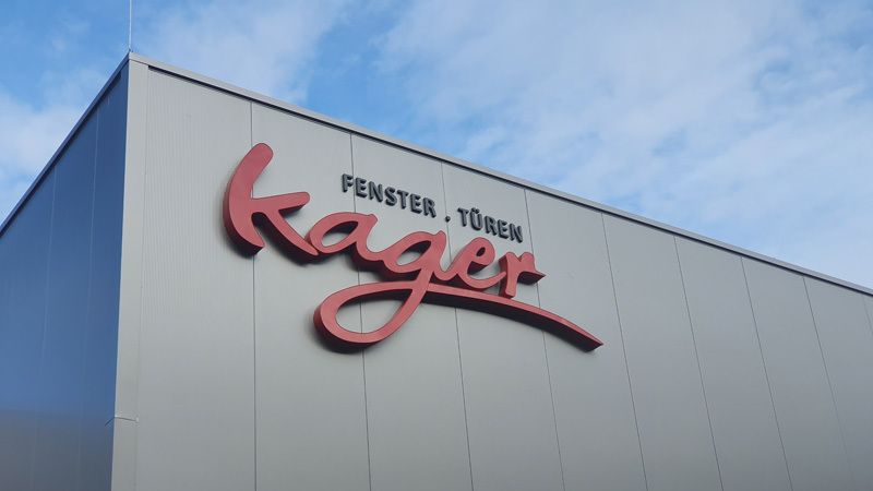 Kager Fenster Türen Einzelbuchstaben Schriftzug
