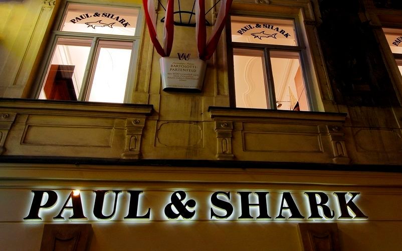 PAUL & SHARK Rückleuchter Fassade