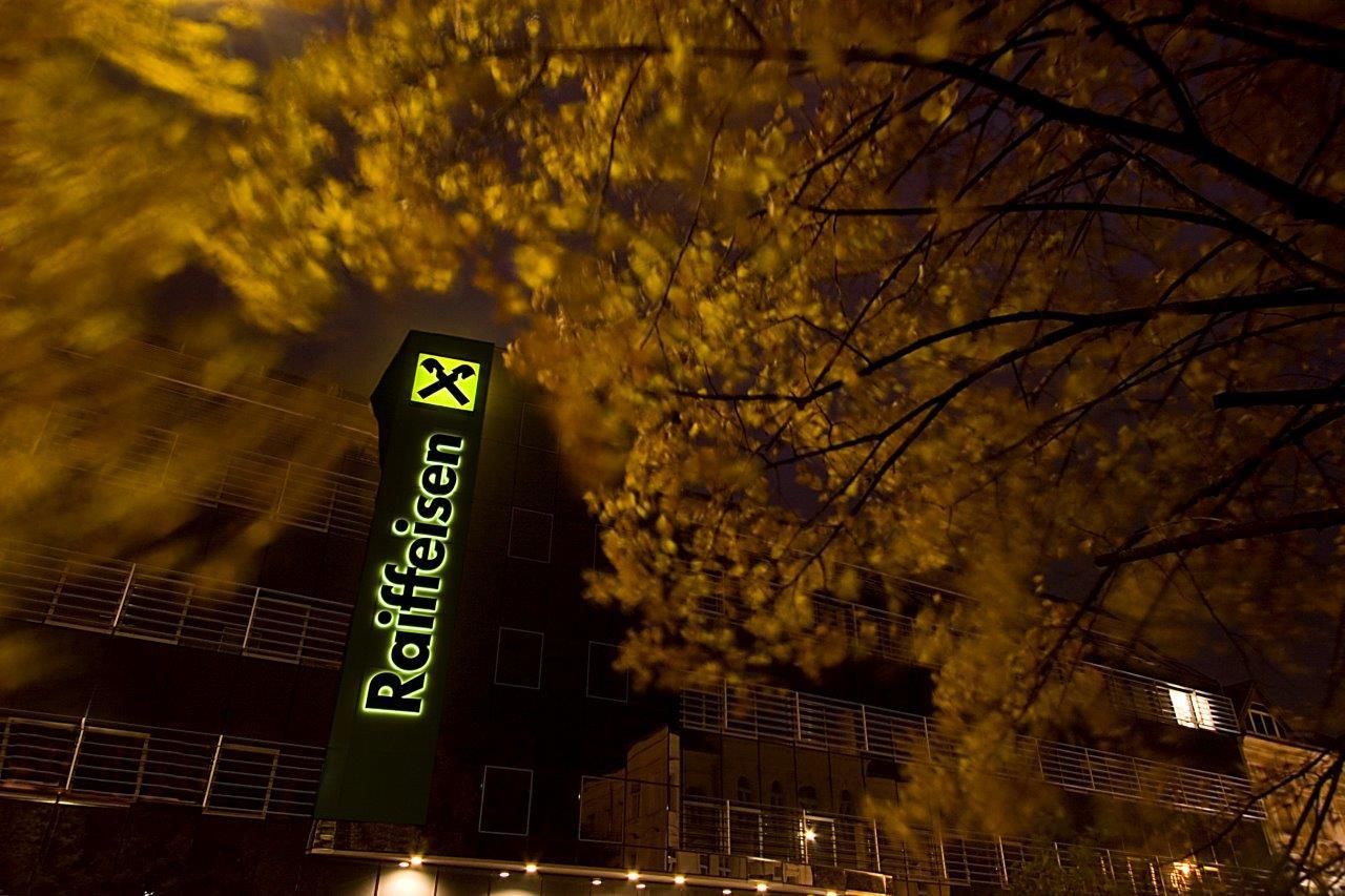 Raiffeisen Einzelbuchstaben Rückleuchter Nacht