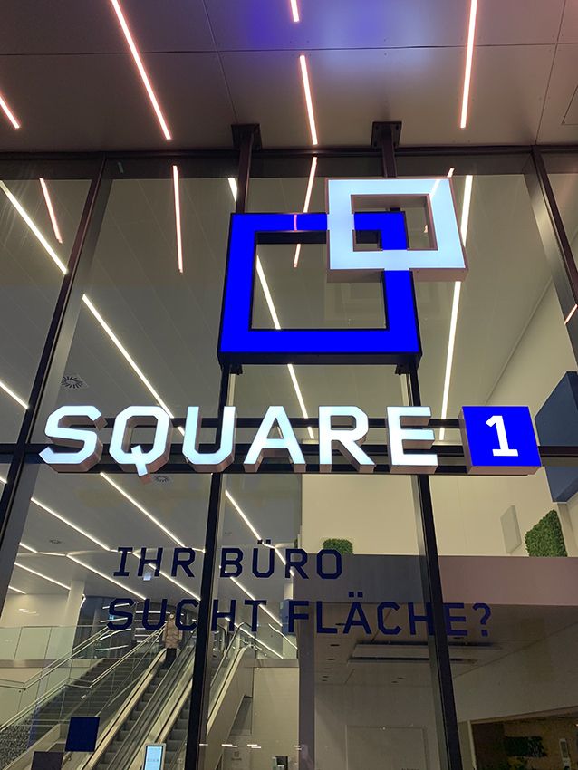 SQUARE 1 Frontleuchter Einzelbuchstaben mit Logo