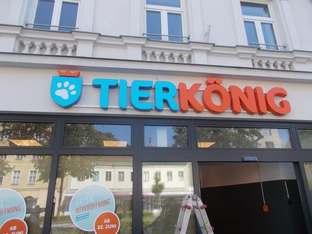 TIERKÖNIG Einzelbuchstaben Frontleuchter Fassade