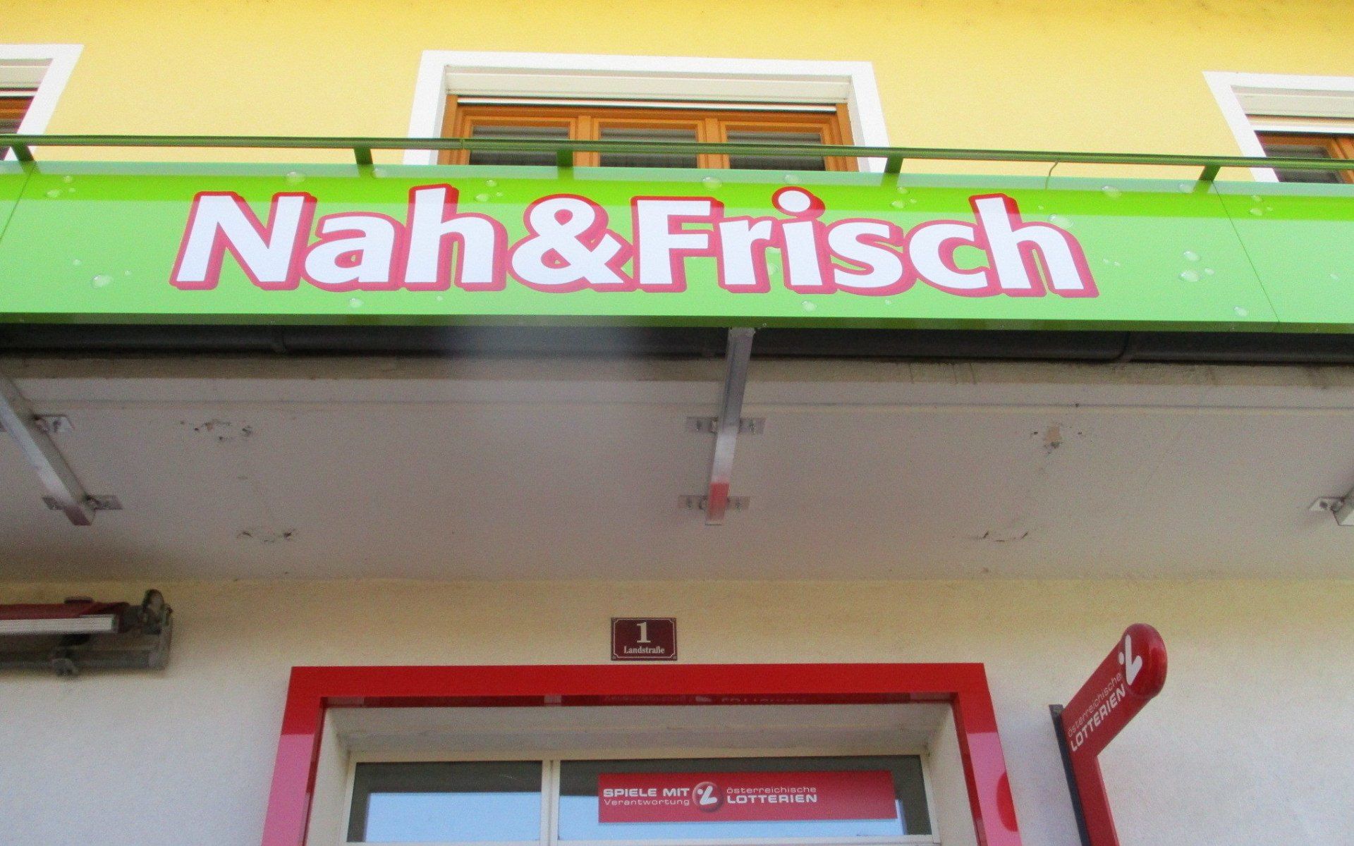 Nah & Frisch Fassadenband