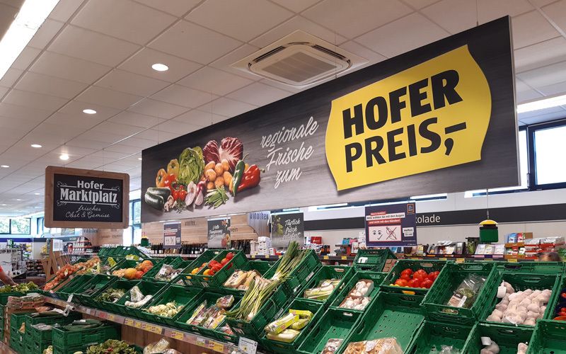 HOFER Marktplatz Textilspannrahmenschild