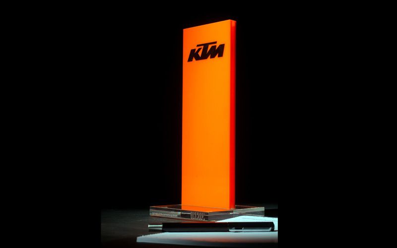 KTM Tischpylon aus Acryl