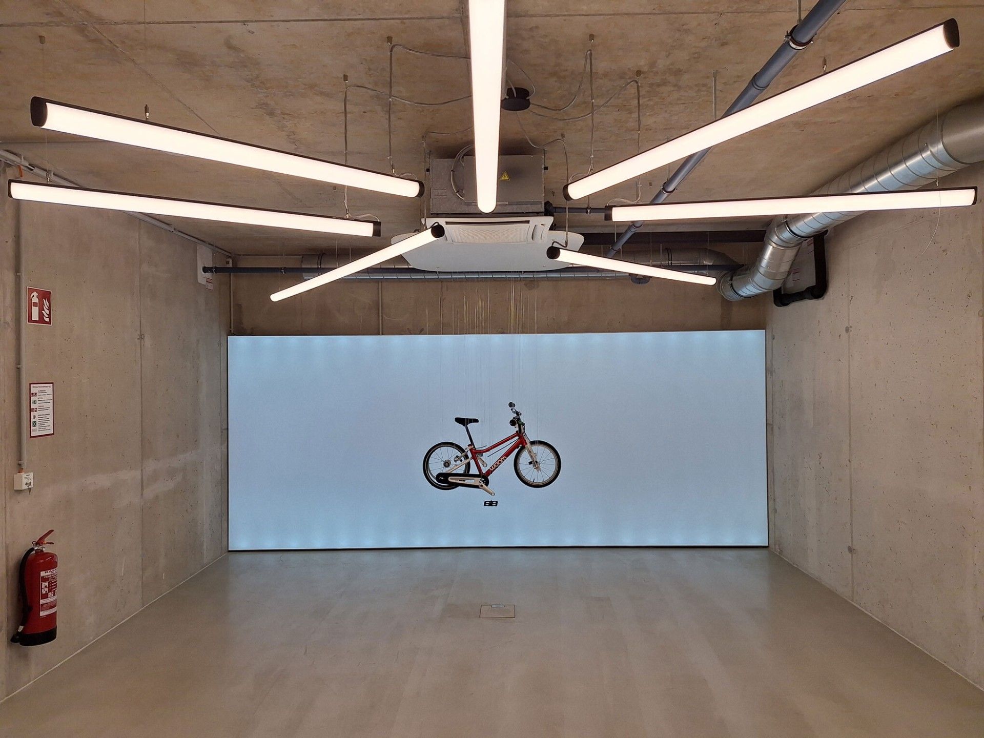 woom Textilspannrahmen mit Fahrrad