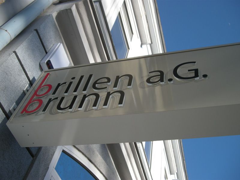 brillen a.G. Brunn Leuchtschild