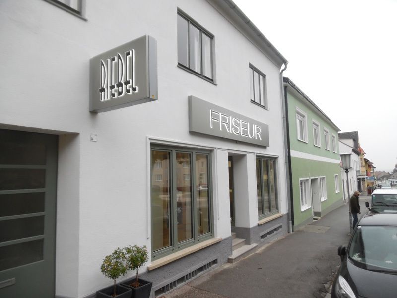 Riebel Friseur Leuchtschilder