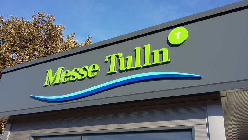 Unbeleuchtete Buchstaben Messe Tulln – grüner Schriftzug