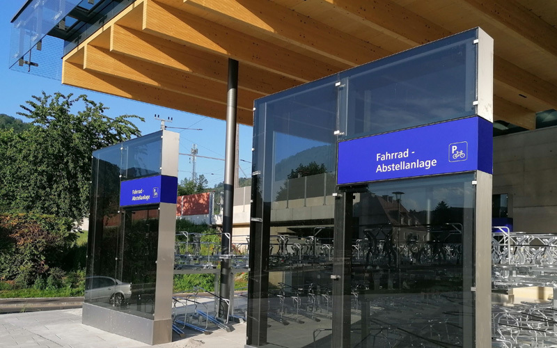 ÖBB Beschilderung Fahrrad-Abstellanlage am Regionalbahnhof
