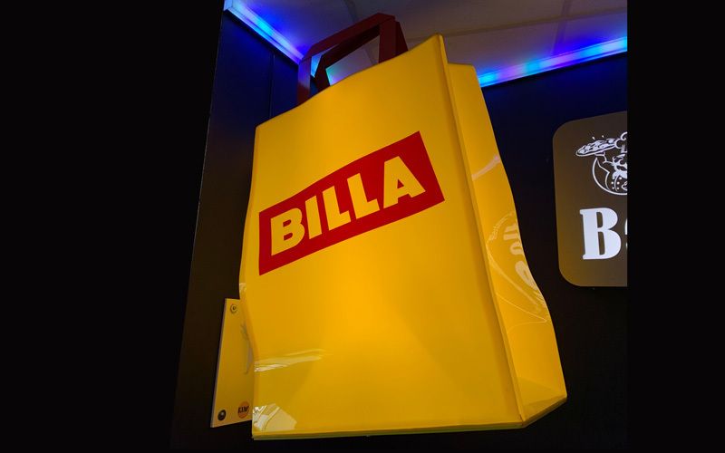 BILLA Sackerl beleuchtet